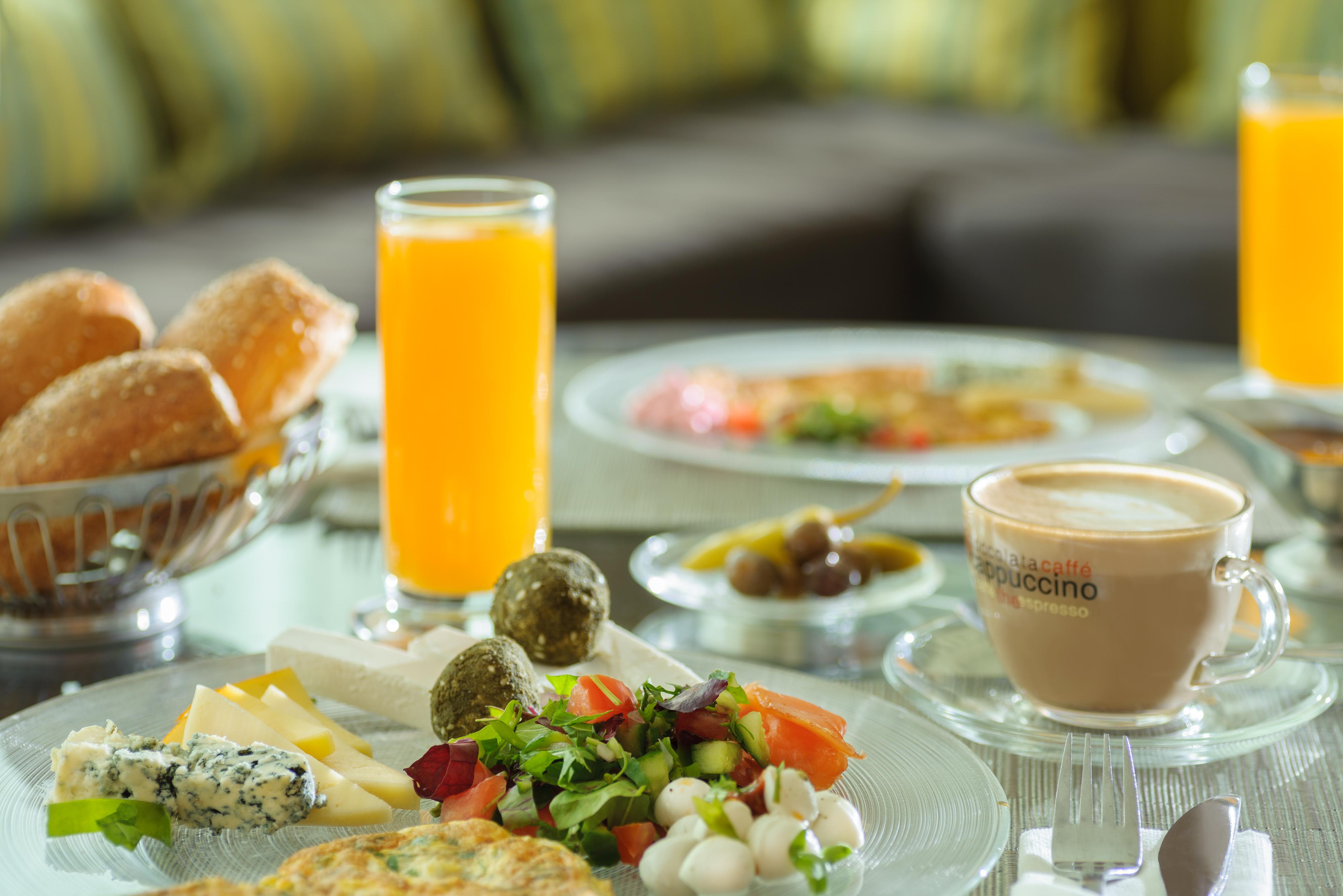 U Magic Palace Eilat Dış mekan fotoğraf A typical Italian breakfast