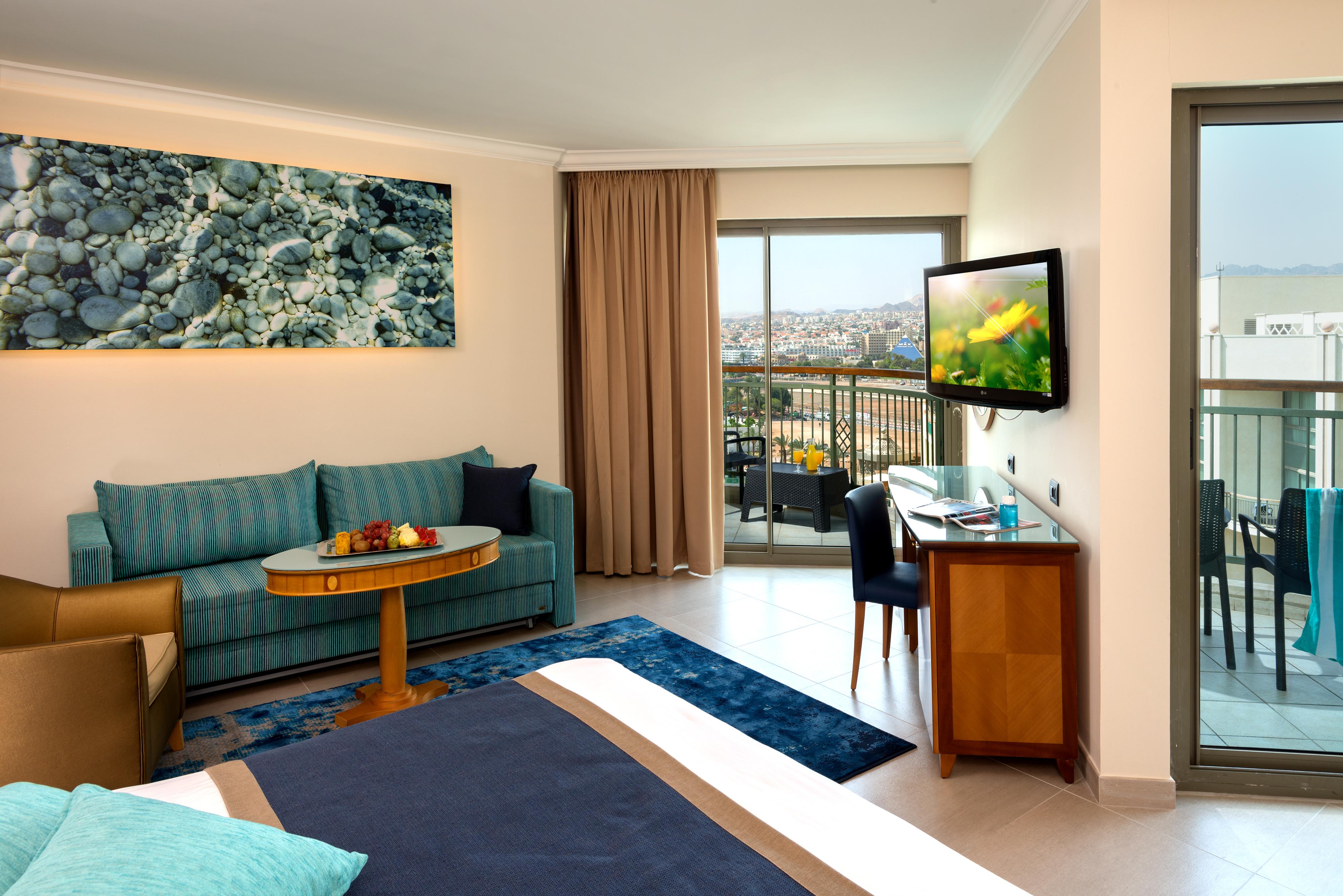U Magic Palace Eilat Dış mekan fotoğraf A room at the Leonardo Hotel, Tel Aviv