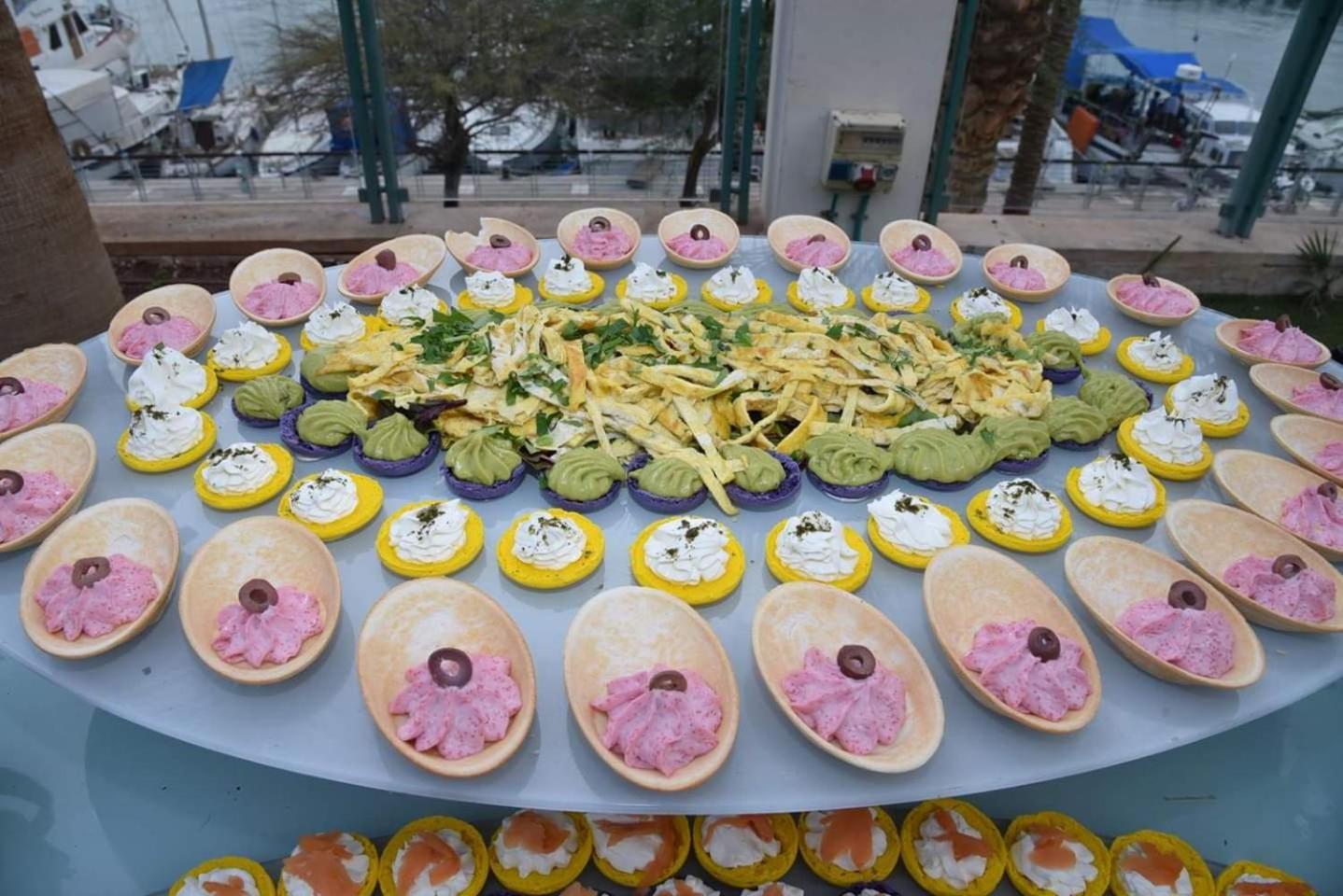 U Magic Palace Eilat Dış mekan fotoğraf A selection of tapas